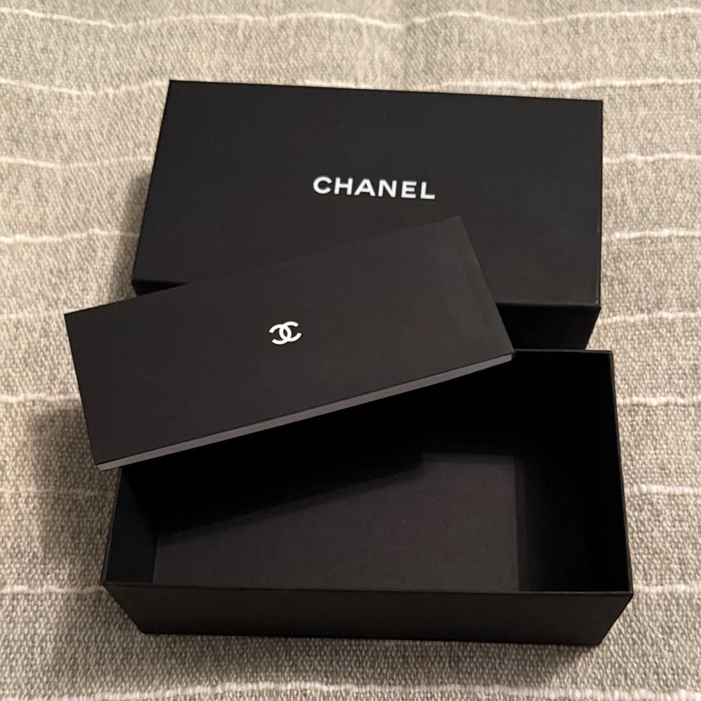 CHANEL sunglasses Black Box with instructions